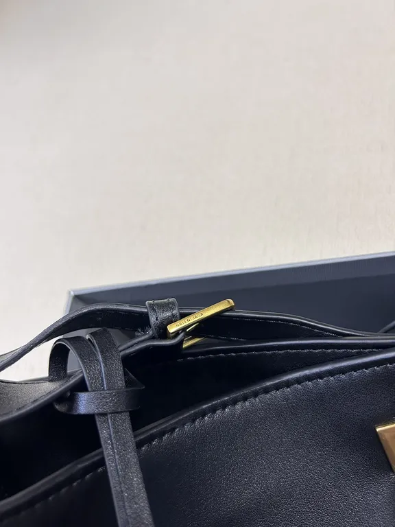 Balenciaga Bag 